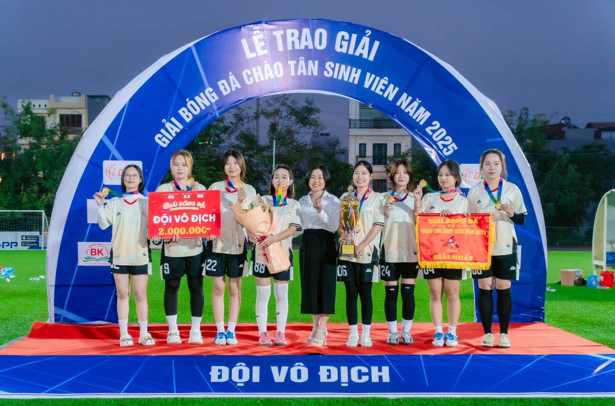 Lễ Bế mạc Giải bóng đá chào Tân sinh viên 2025