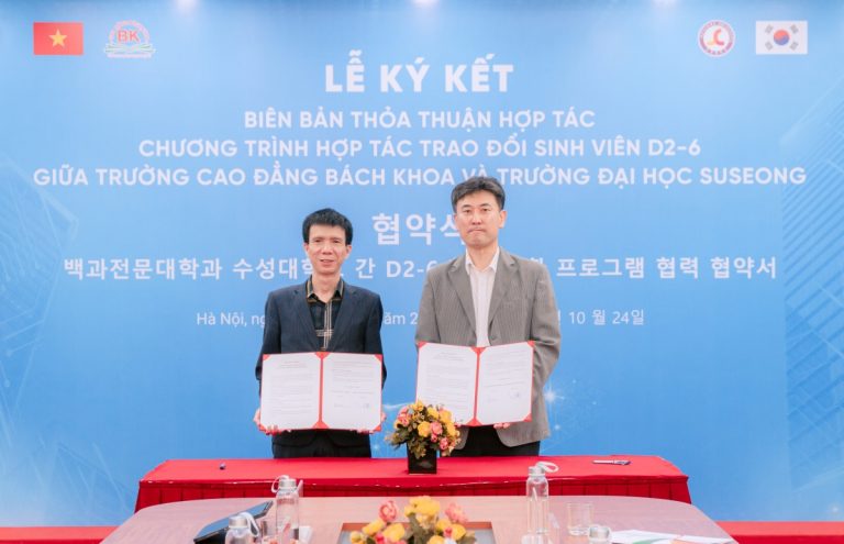 Đại diện hai bên ký kết biên bản ghi nhớ hợp tác