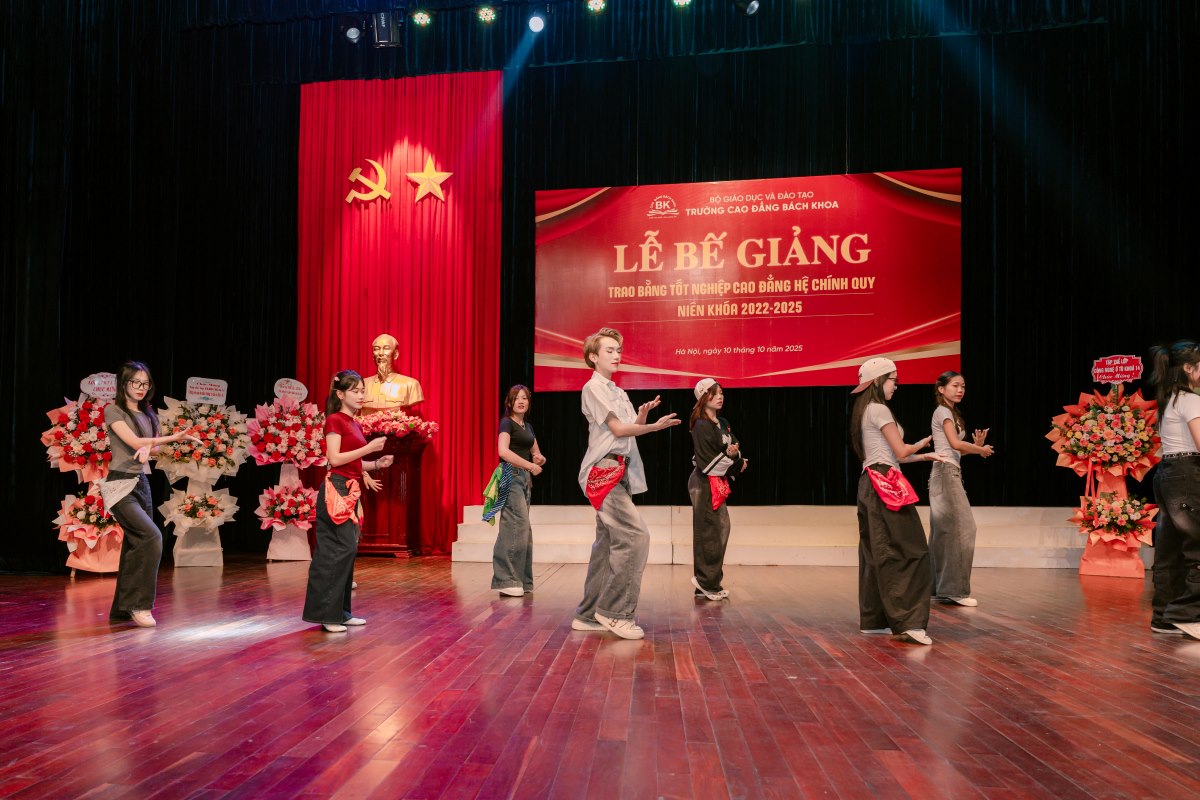 Lễ tốt nghiệp khóa 14 trường Cao đẳng Bách Khoa