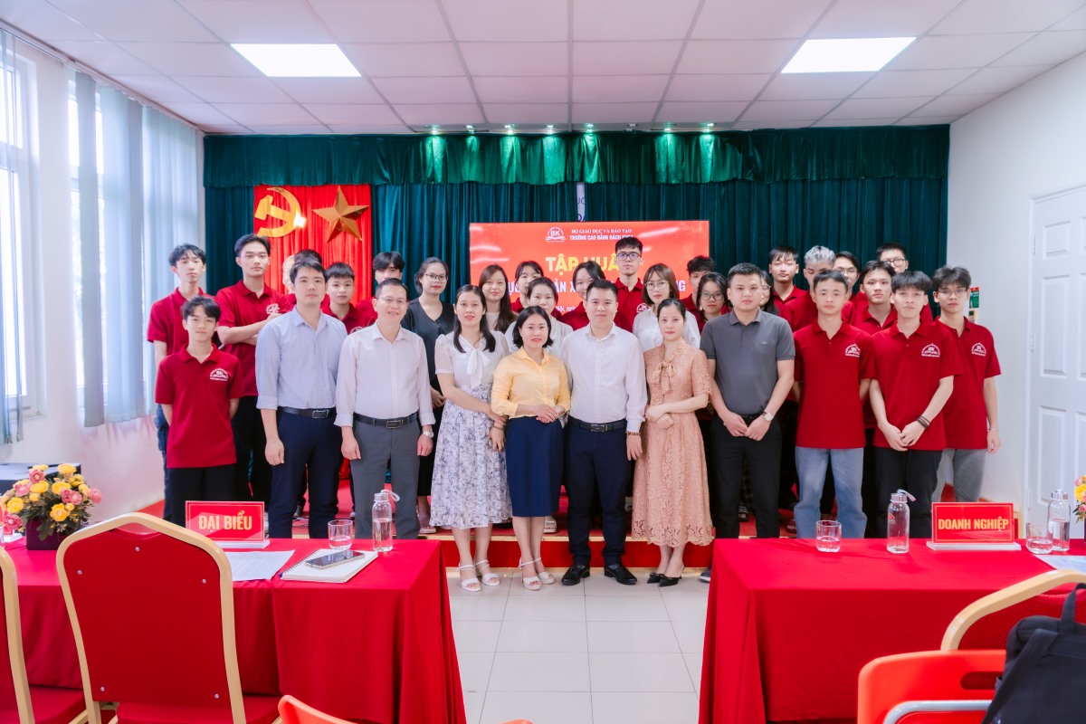 Trường Cao đẳng Bách Khoa tổ chức Workshop tập huấn thực tập sản xuất cho sinh viên tại công ty Thiên Hoàng