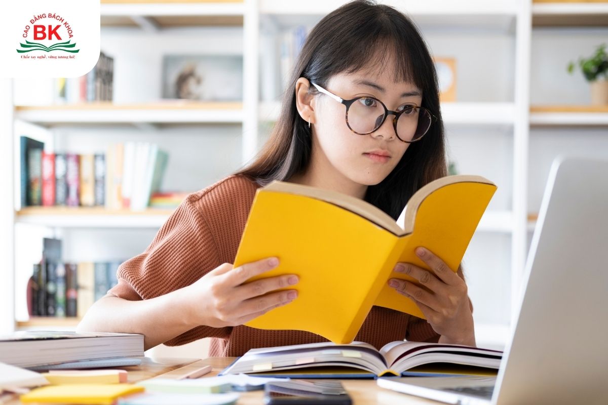 Khối Toán Sử GDCD yêu cầu khả năng học thuộc