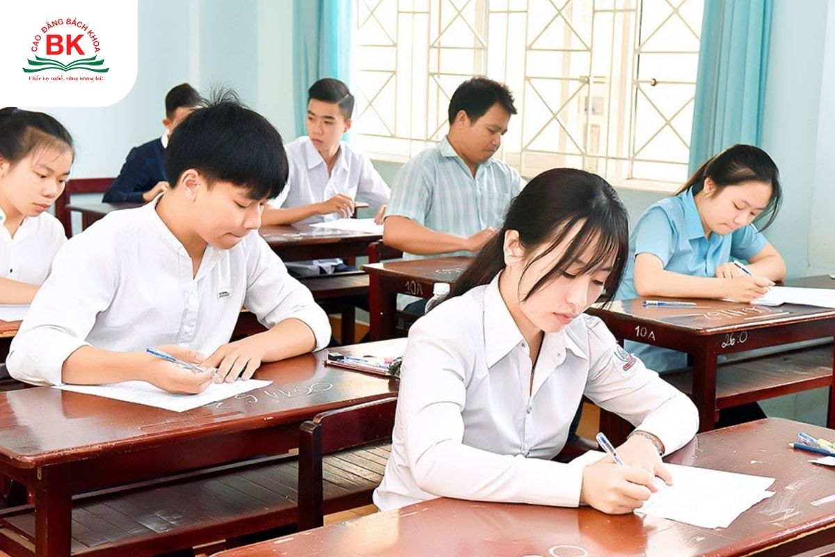 Tổ hợp A11 chưa có nhiều thí sinh đăng ký