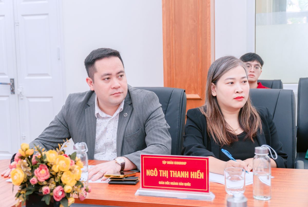 Đại diện phía tập đoàn ICO Group