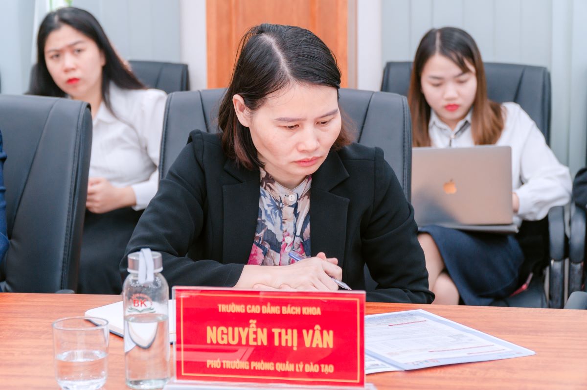 Cô Nguyễn Thị Vân – Phó Trưởng phòng Quản lý Đào tạo