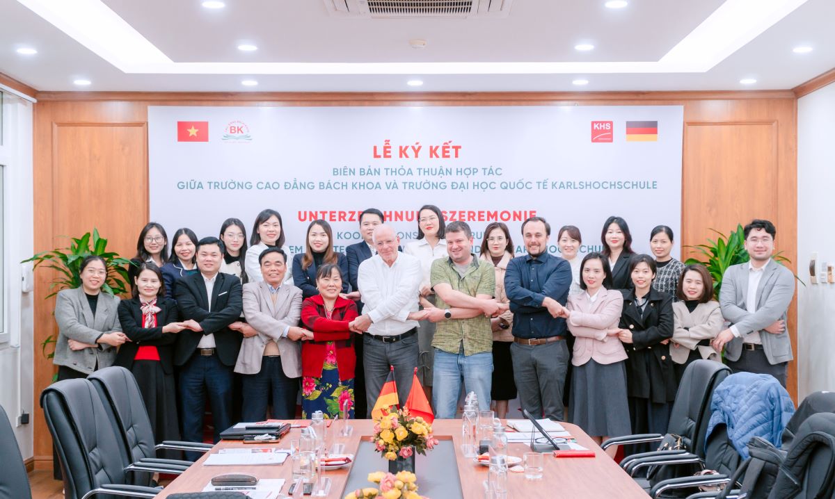 Cao đẳng Bách Khoa ký kết hợp tác với Đại học Karlshochschule