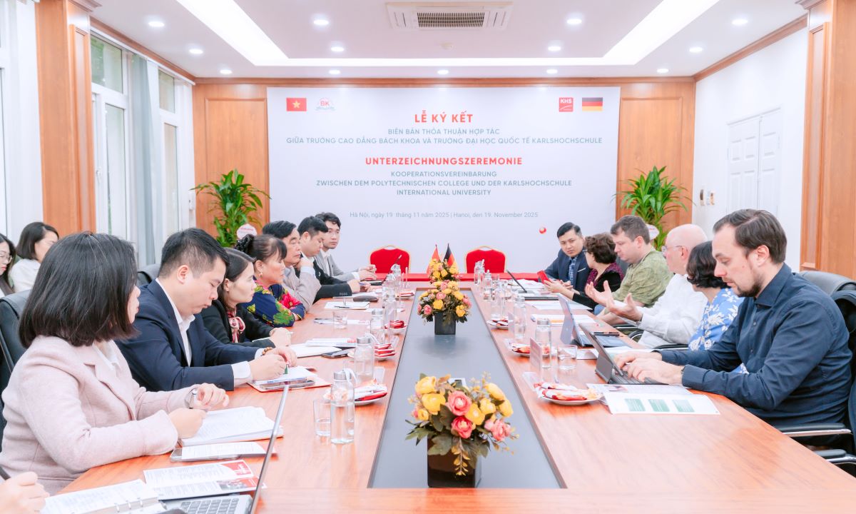 Cao đẳng Bách Khoa ký kết hợp tác với Đại học Karlshochschule