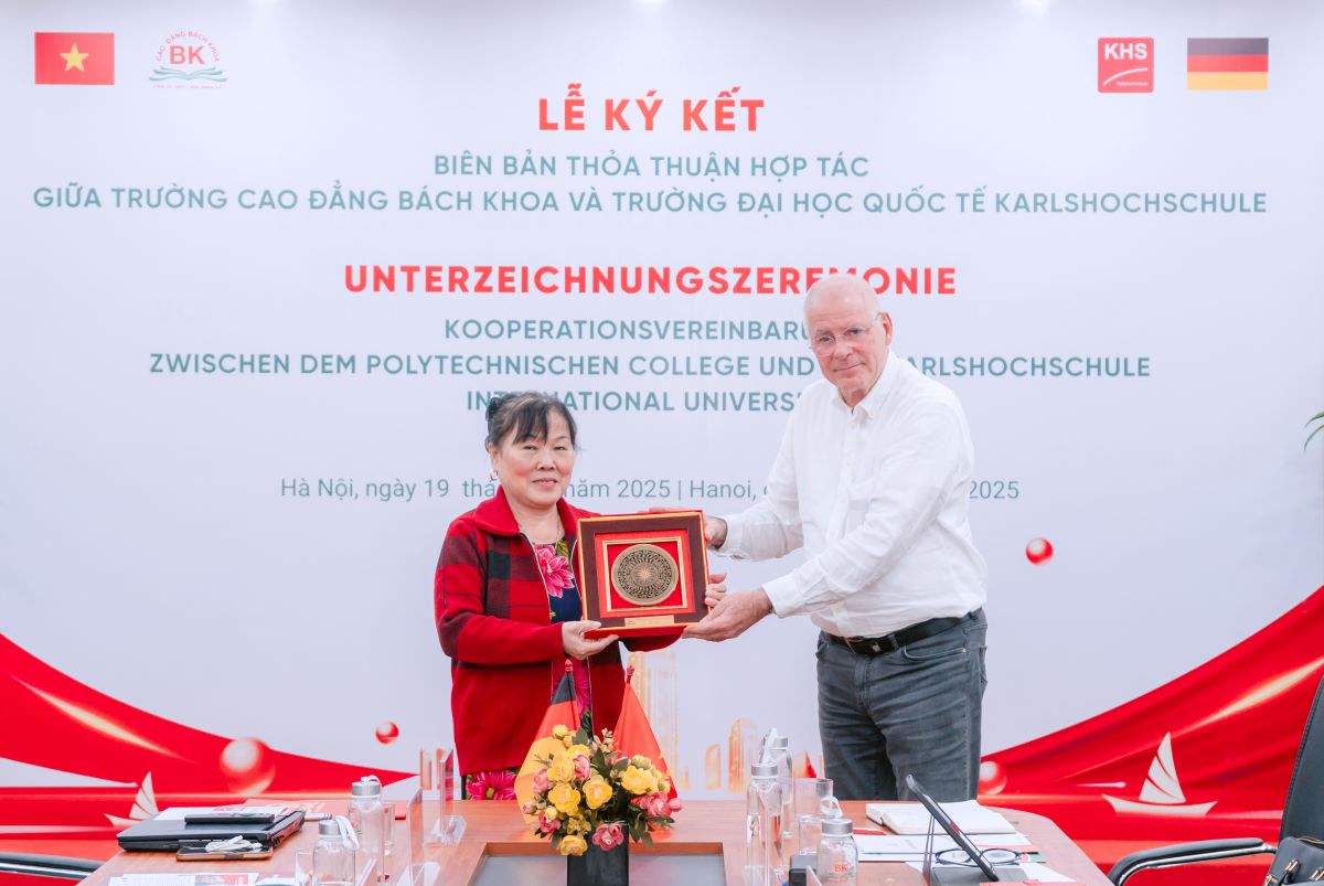 Cao đẳng Bách Khoa ký kết hợp tác với Đại học Karlshochschule