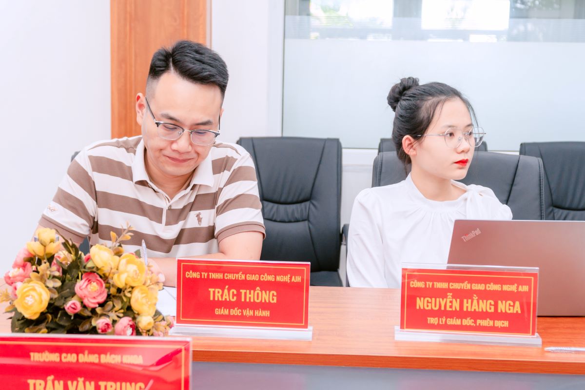 Đại diện phía Công ty TNHH Chuyển Giao Công nghệ AJH