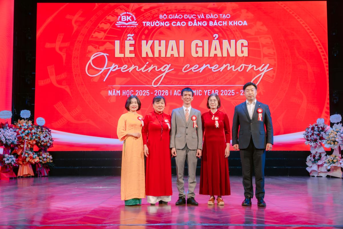 Trường cao đẳng Bách Khoa tổ chức lễ khai giảng năm học mới 2025-2026