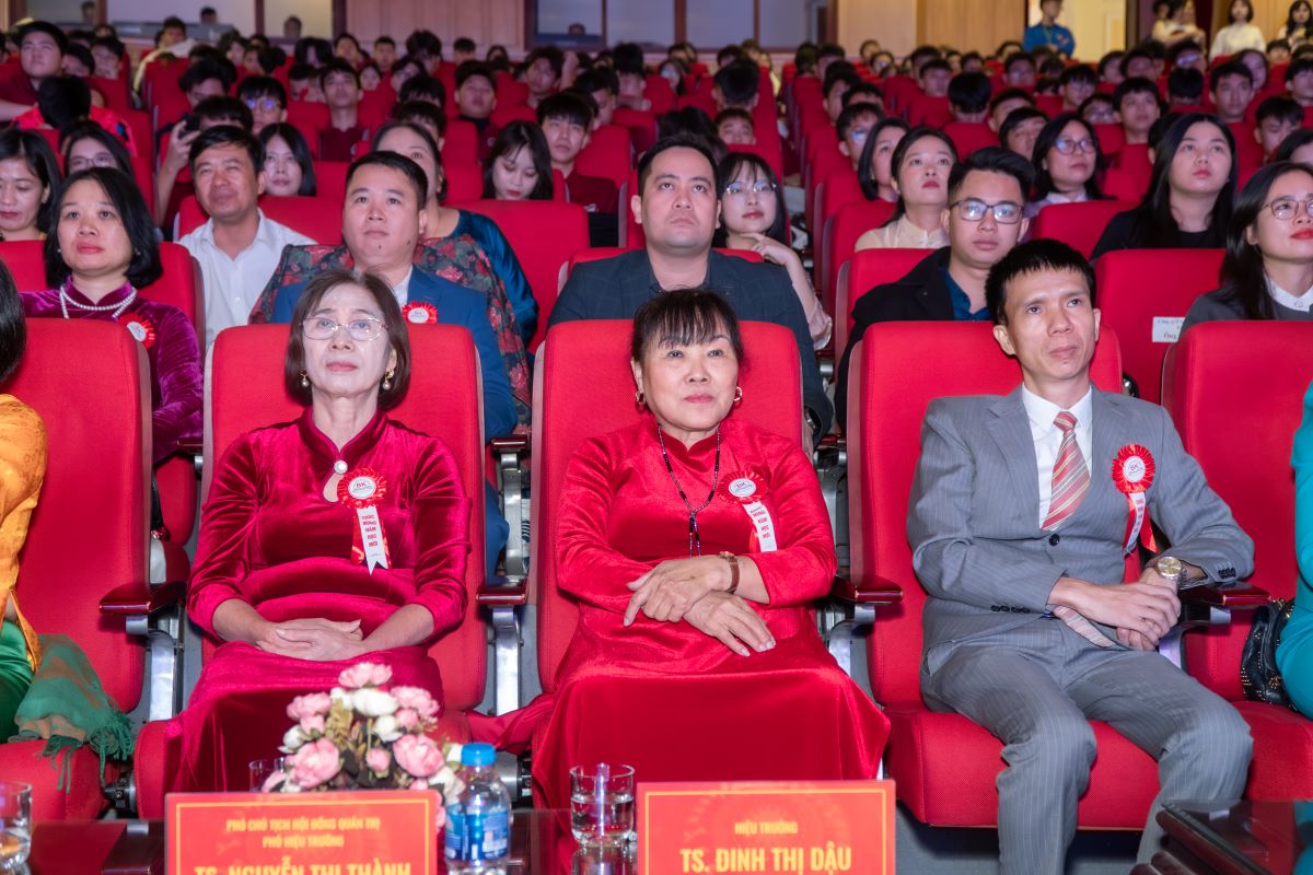 Trường cao đẳng Bách Khoa tổ chức lễ khai giảng năm học mới 2025-2026