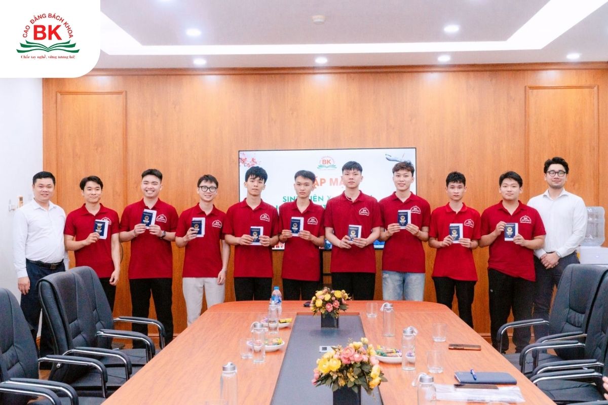 Các sinh viên Trường Cao đẳng Bách Khoa được cấp visa chương trình Internship Nhật Bản
