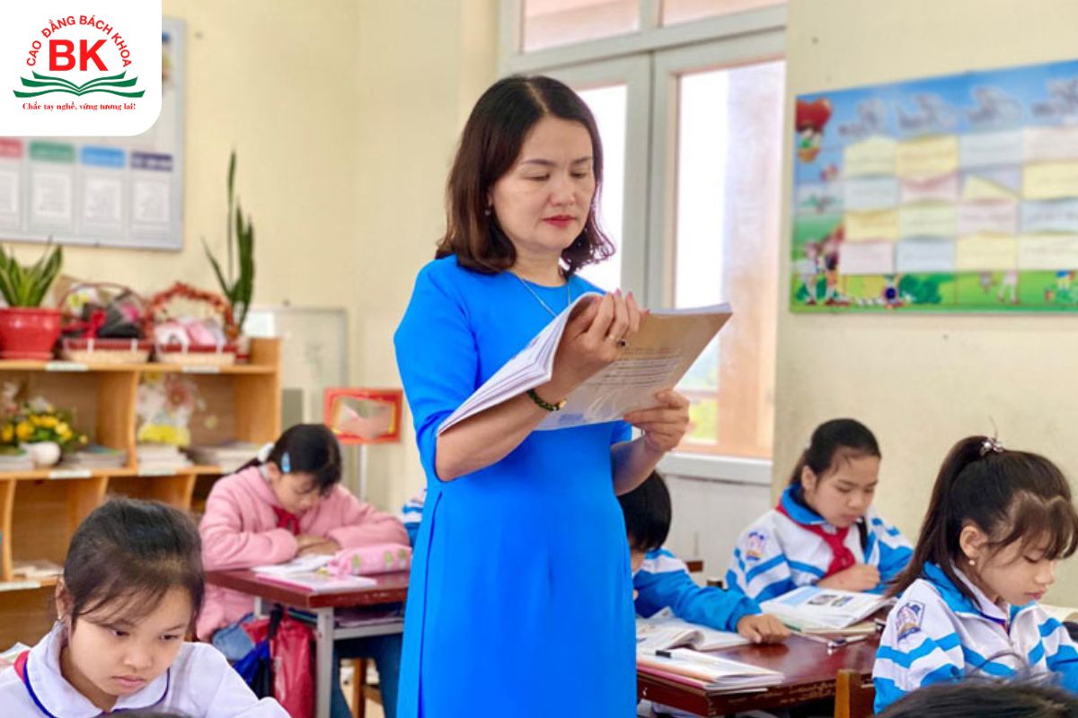 Sư phạm là ngành học phù hợp cho các bạn khối C10 yêu thích sự bền vững