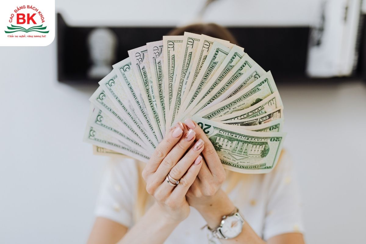 Mức thu nhập dành cho các ngành học còn phụ thuộc vào năng lực và trình độ làm việc