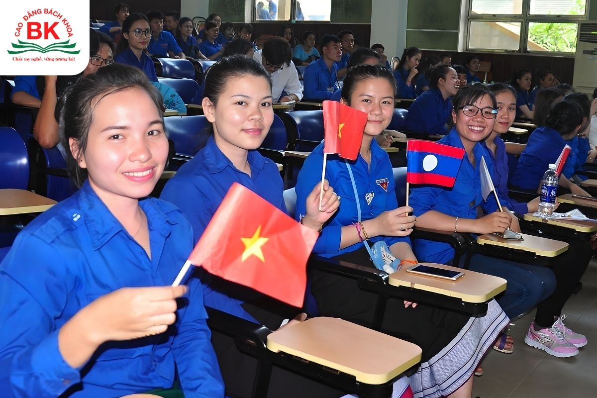 Nhóm ngành Nhân văn phù hợp với những bạn khối C20 năng động và ham học hỏi