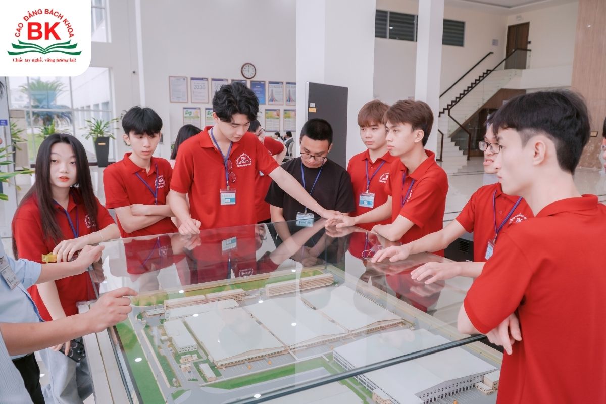 Khối D06 mở ra cơ hội học những ngành Máy tính và Công nghệ thông tin đầy tiềm năng