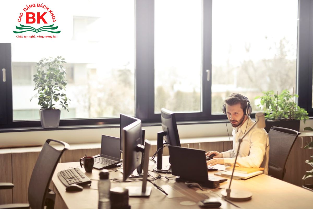 Người nhóm D khi là nhân viên thích làm việc độc lập