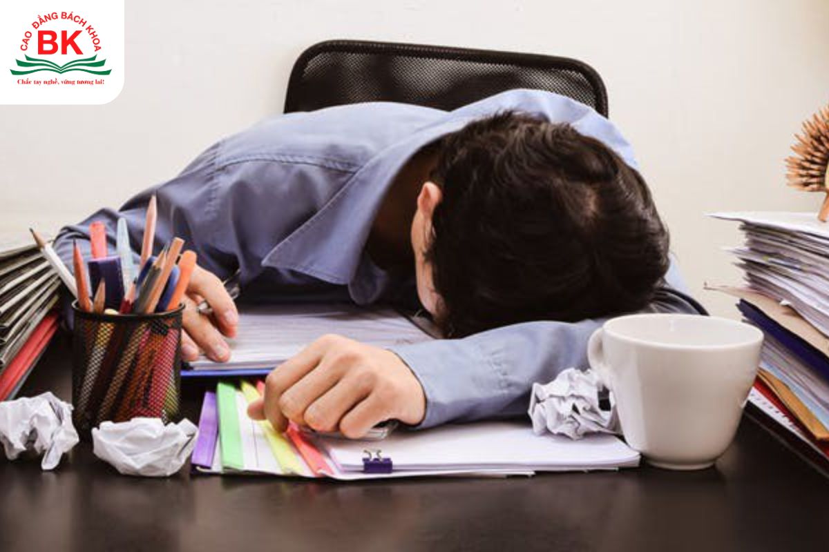 Người tham vọng thường kiệt sức trong công việc