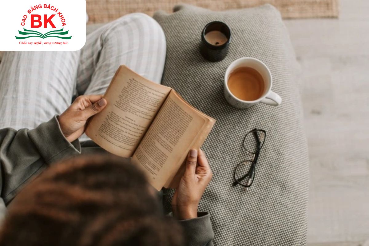 Việc đọc và viết thường xuyên giúp tăng vốn từ và rèn luyện khả năng diễn đạt hiệu quả Việc đọc và viết thường xuyên giúp tăng vốn từ và rèn luyện khả năng diễn đạt hiệu quả