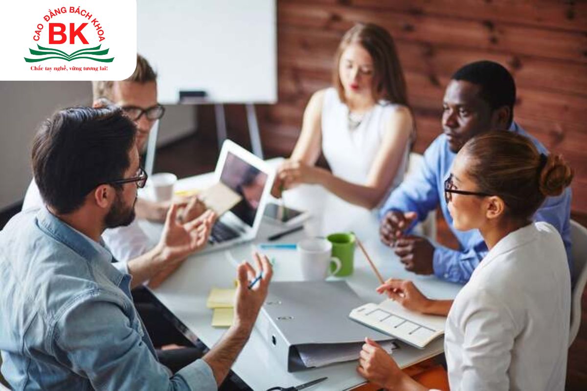 Kỹ năng giao tiếp xã hội là kỹ năng quan trọng cần rèn luyện