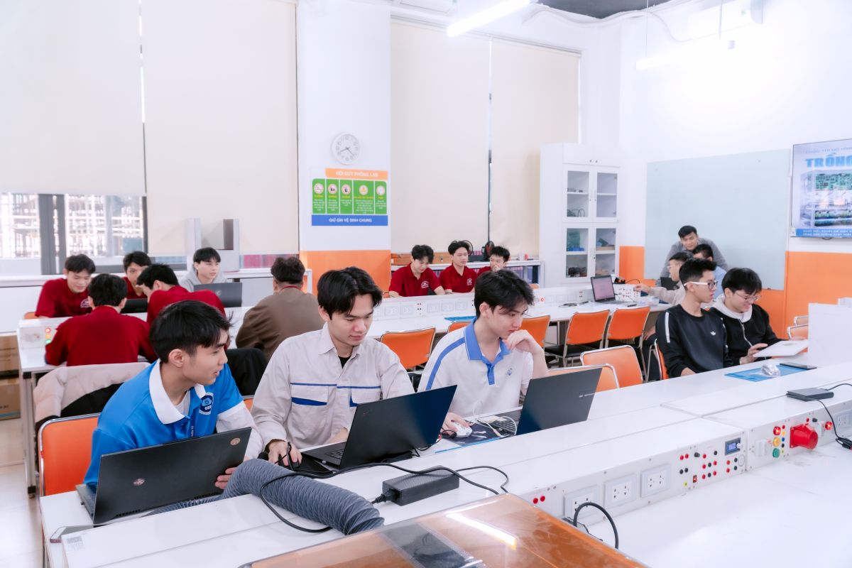 Các đội đại diện các trường tham gia thi đấu