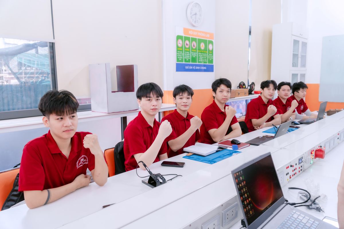 CLB Điện tử thông minh của Trường Cao đẳng Bách Khoa