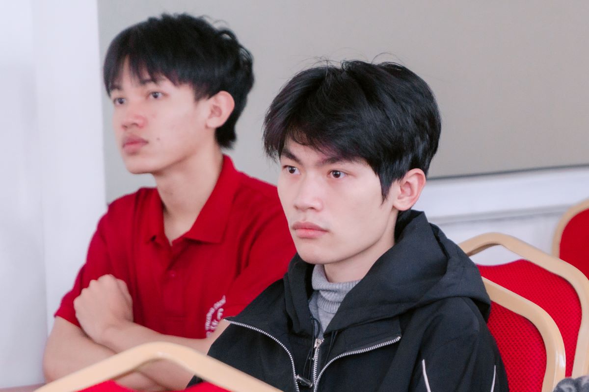 Sinh viên Cao đẳng Bách Khoa xúc động khi xem phim Mưa đỏ Sinh viên Cao đẳng Bách Khoa xúc động khi xem phim Mưa đỏ