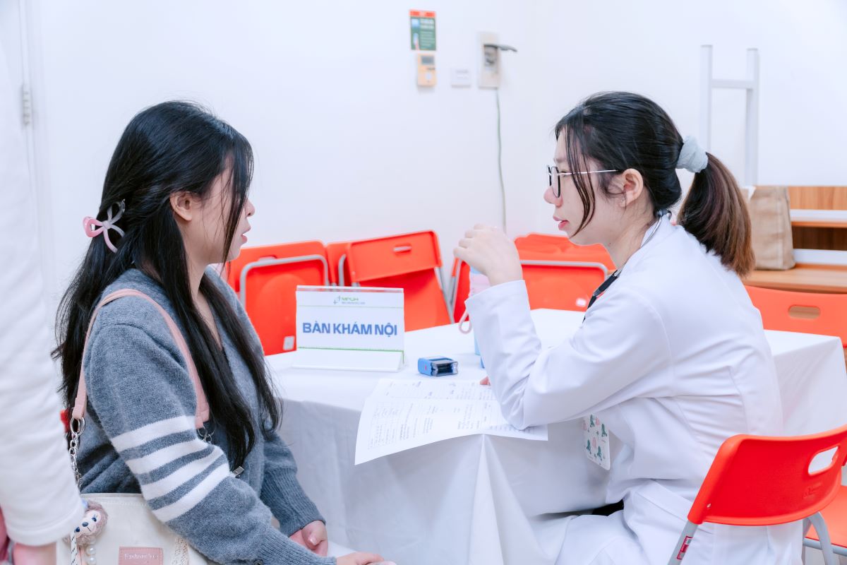 Trường Cao đẳng Bách Khoa tổ chức khám sức khỏe đầu khóa cho sinh viên K17