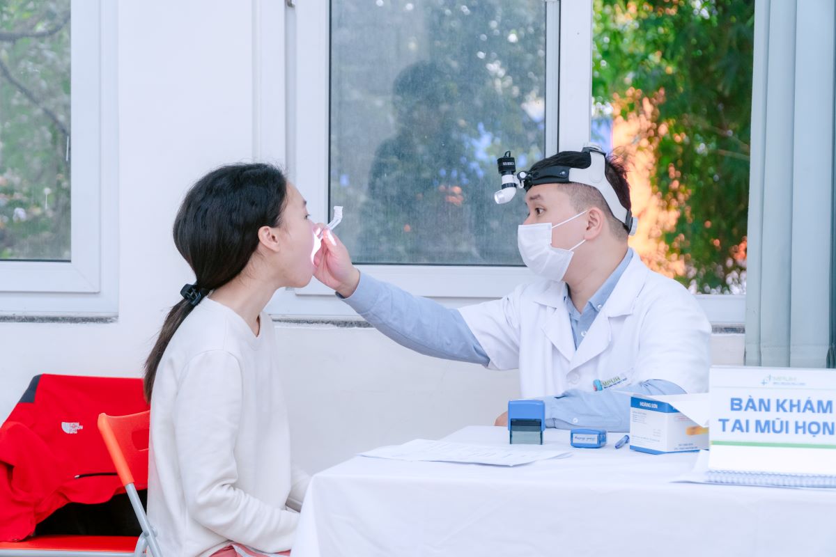 Trường Cao đẳng Bách Khoa tổ chức khám sức khỏe đầu khóa cho sinh viên K17