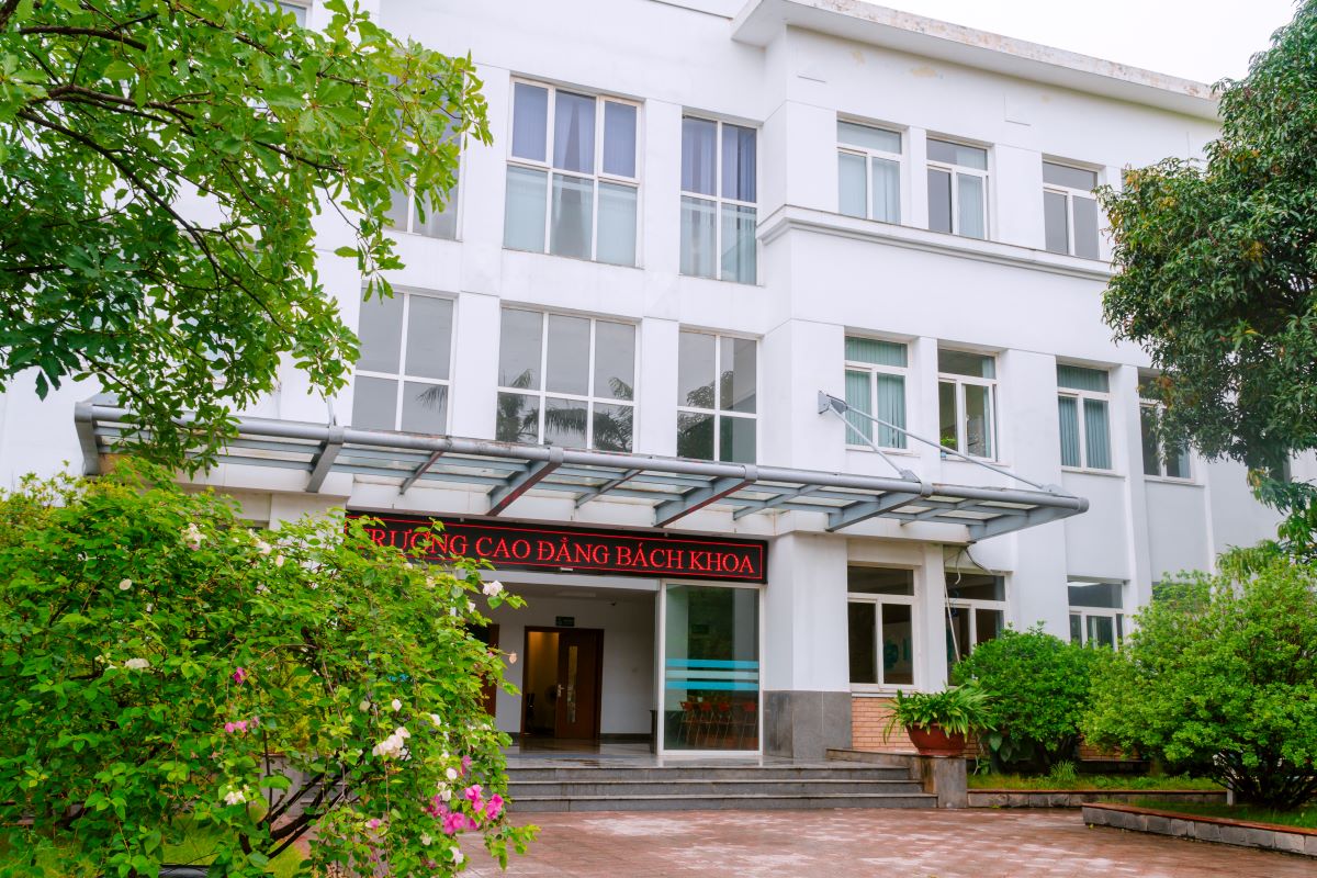 Trường Cao đẳng Bách Khoa