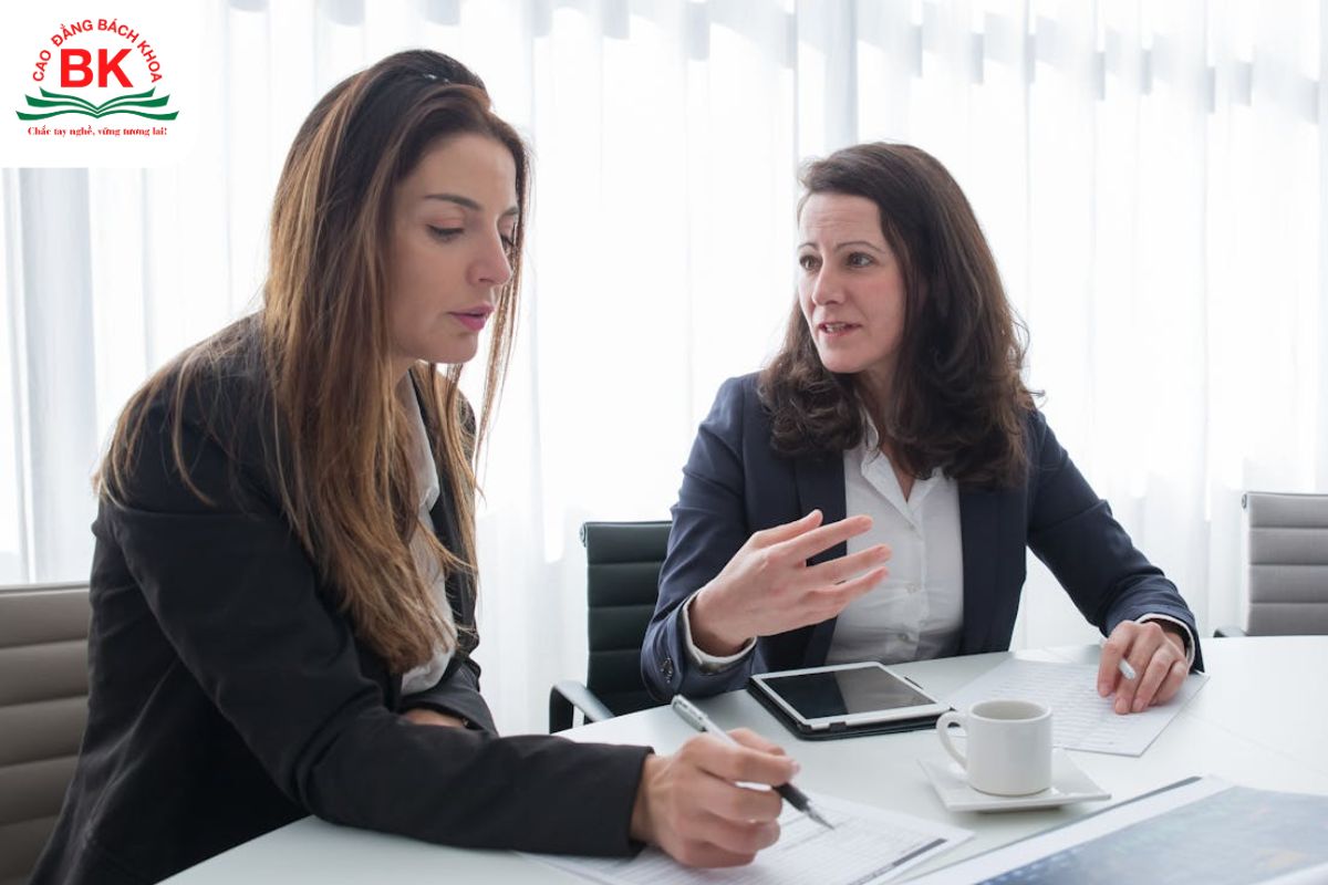 Nhóm ôn hoà khi làm nhân viên là những người sẵn sàng hợp tác, dễ dàng kết nối với mọi người Nhóm ôn hoà khi làm nhân viên là những người sẵn sàng hợp tác, dễ dàng kết nối với mọi người