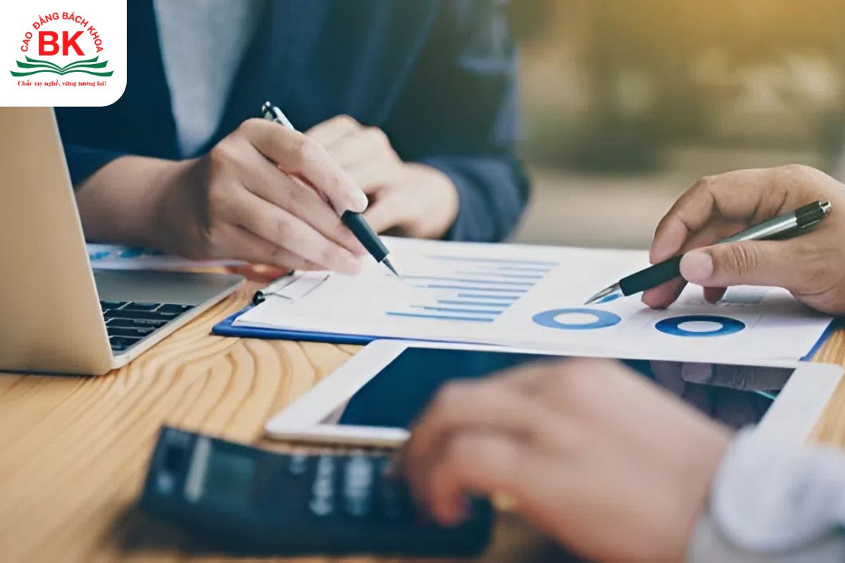 Nhóm 8W9 hợp nghề cố vấn chiến lược Nhóm 8W9 hợp nghề cố vấn chiến lược