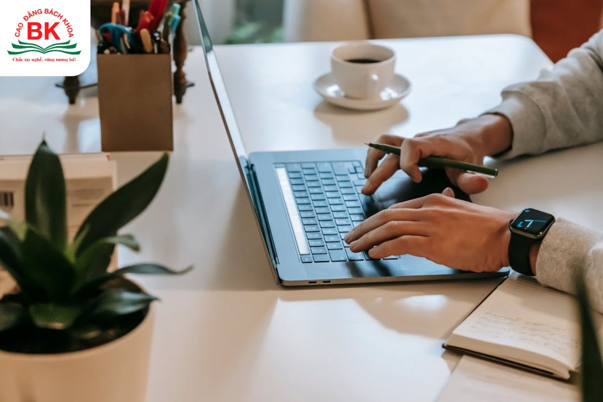 Nhóm thách thức khi làm nhân viên là những người làm việc có trách nhiệm, không ngại đưa ra ý kiến phản biện và luôn sẵn sàng nhận trách nhiệm trong công việc Nhóm thách thức khi làm nhân viên là những người làm việc có trách nhiệm, không ngại đưa ra ý kiến phản biện và luôn sẵn sàng nhận trách nhiệm trong công việc