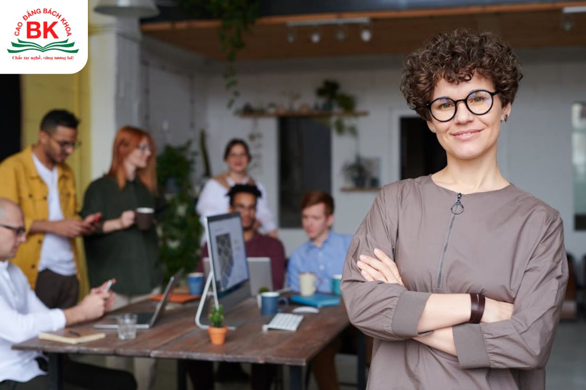 Nhóm 6W7 hợp nghề quản lý nhân sự Nhóm 6W7 hợp nghề quản lý nhân sự