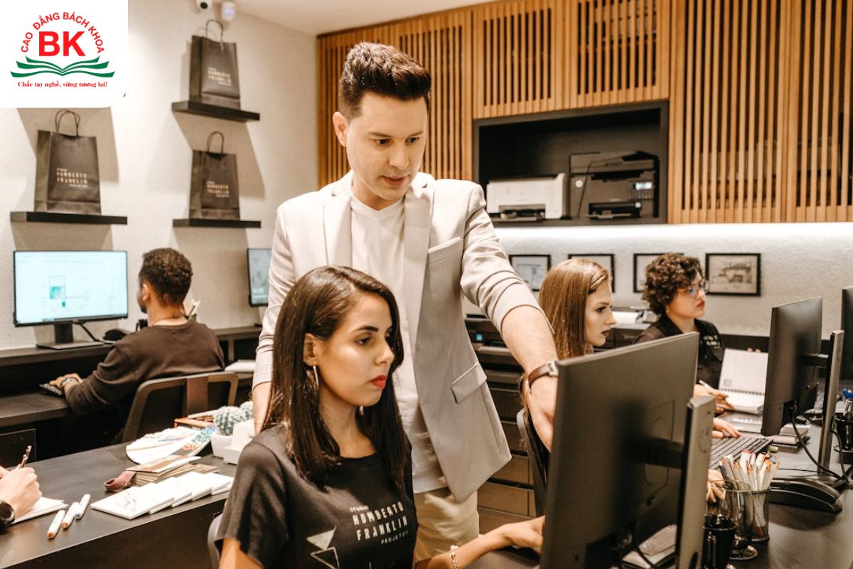 Lãnh đạo thuộc nhóm trung thành là người cẩn trọng Lãnh đạo thuộc nhóm trung thành là người cẩn trọng