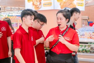 Sinh viên Cao đẳng Bách Khoa tham quan trải nghiệm thực tế tại Winmart