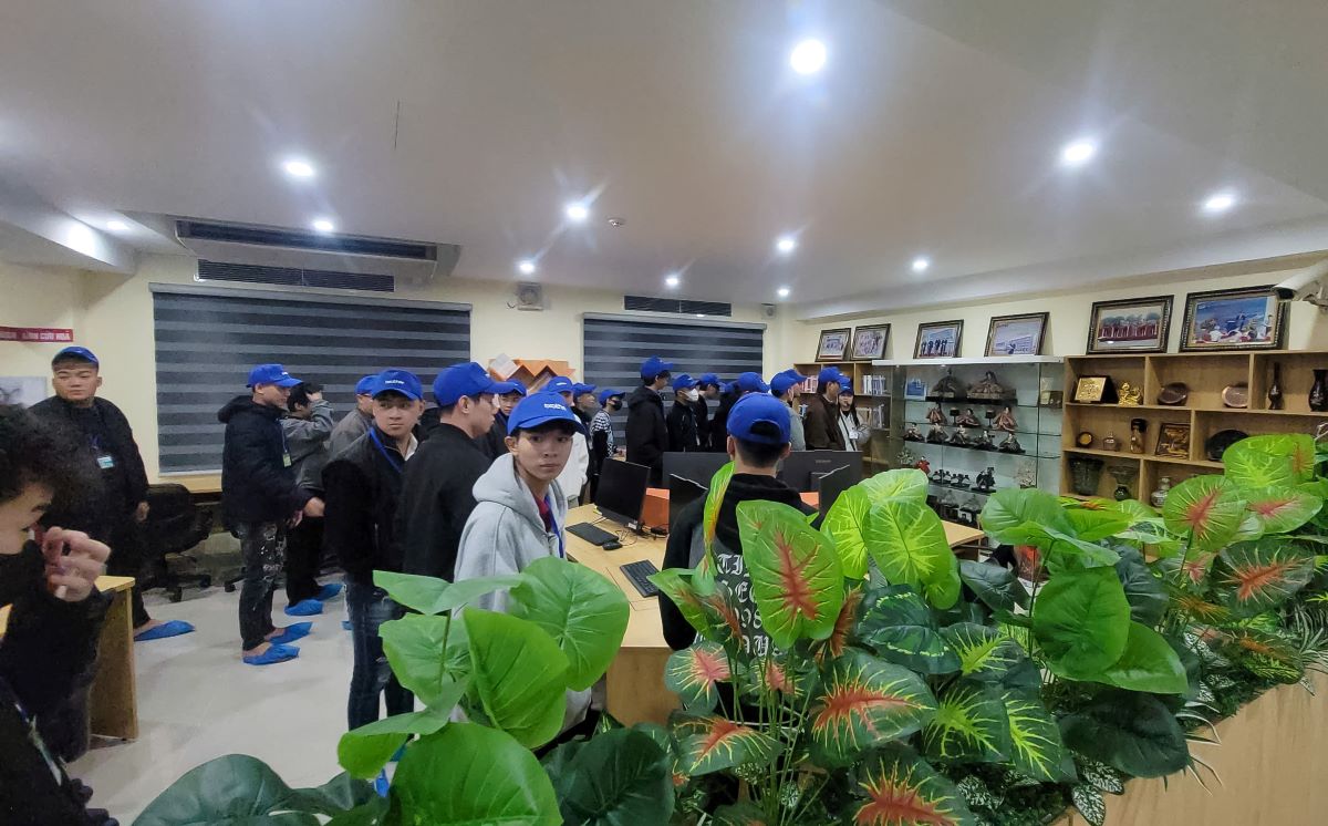 Sinh viên K17 Lập trình máy tính tham quan doanh nghiệp Brother Việt Nam