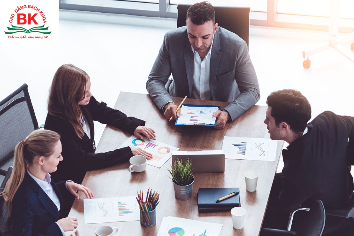 Đầu ra dễ dàng, cơ hội việc làm cao