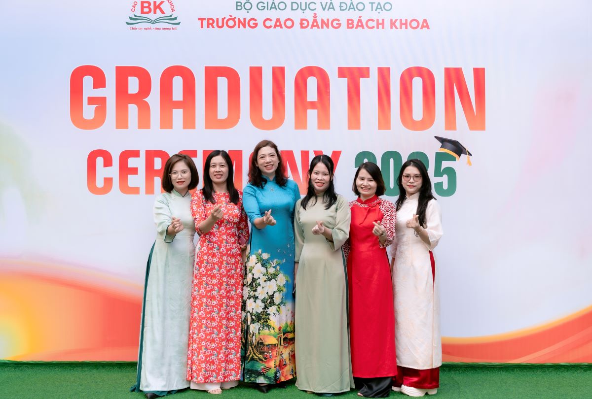 Đội ngũ cán bộ quản lý phòng đào tạo cao đẳng Bách Khoa