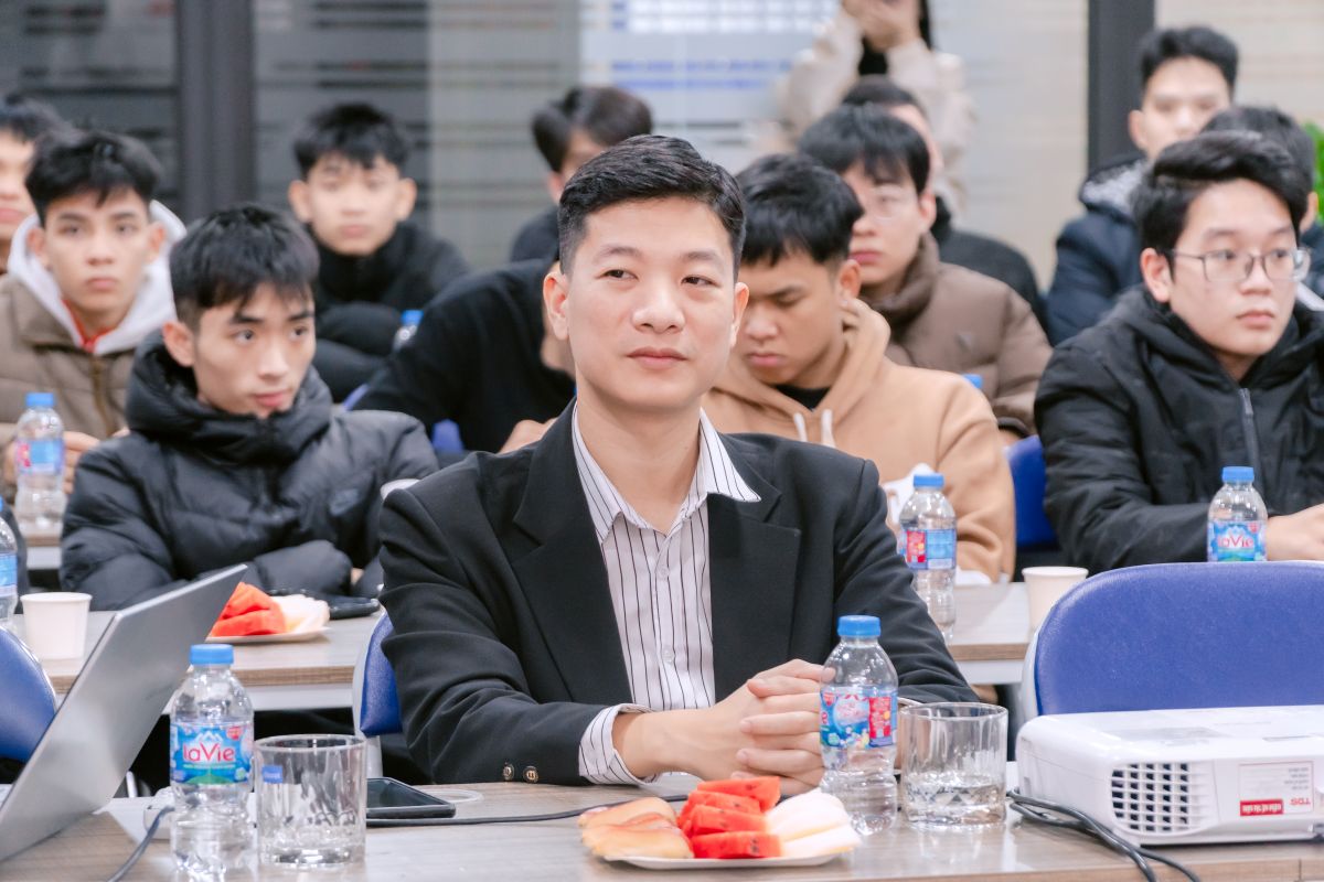 Sinh viên ngành lập trình máy tính k16 Cao đẳng Bách Khoa thực tập