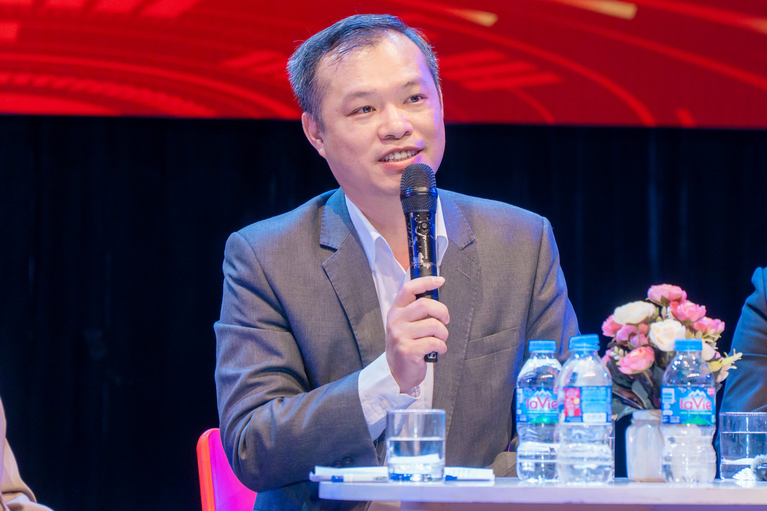 Thầy Nguyễn Thanh Mai – Phó Hiệu Trưởng Trường Cao đẳng Bách Khoa giải đáp băn khoăn cùng sinh viên