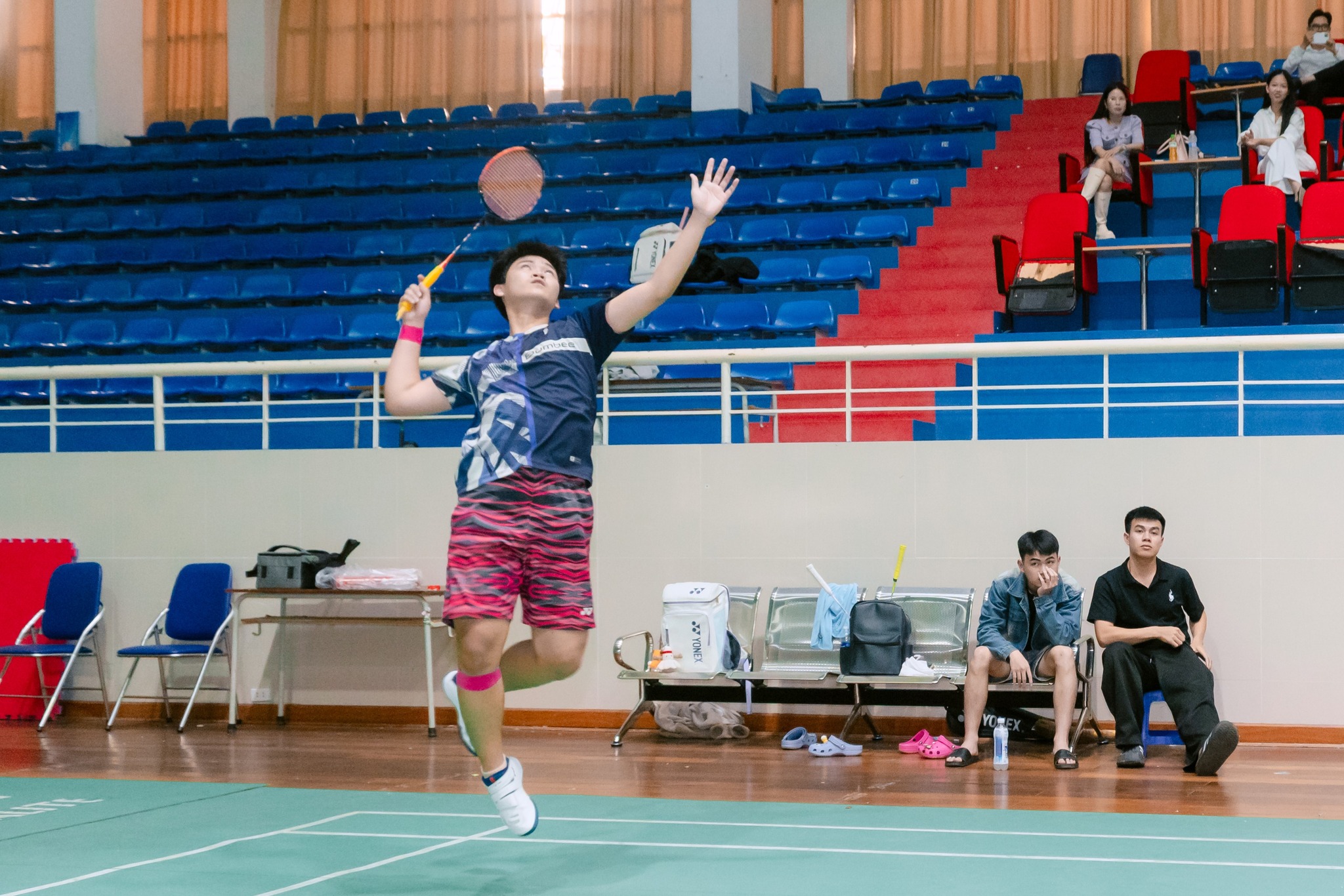 Cú đập dứt điểm tạo lợi thế trong set đấu