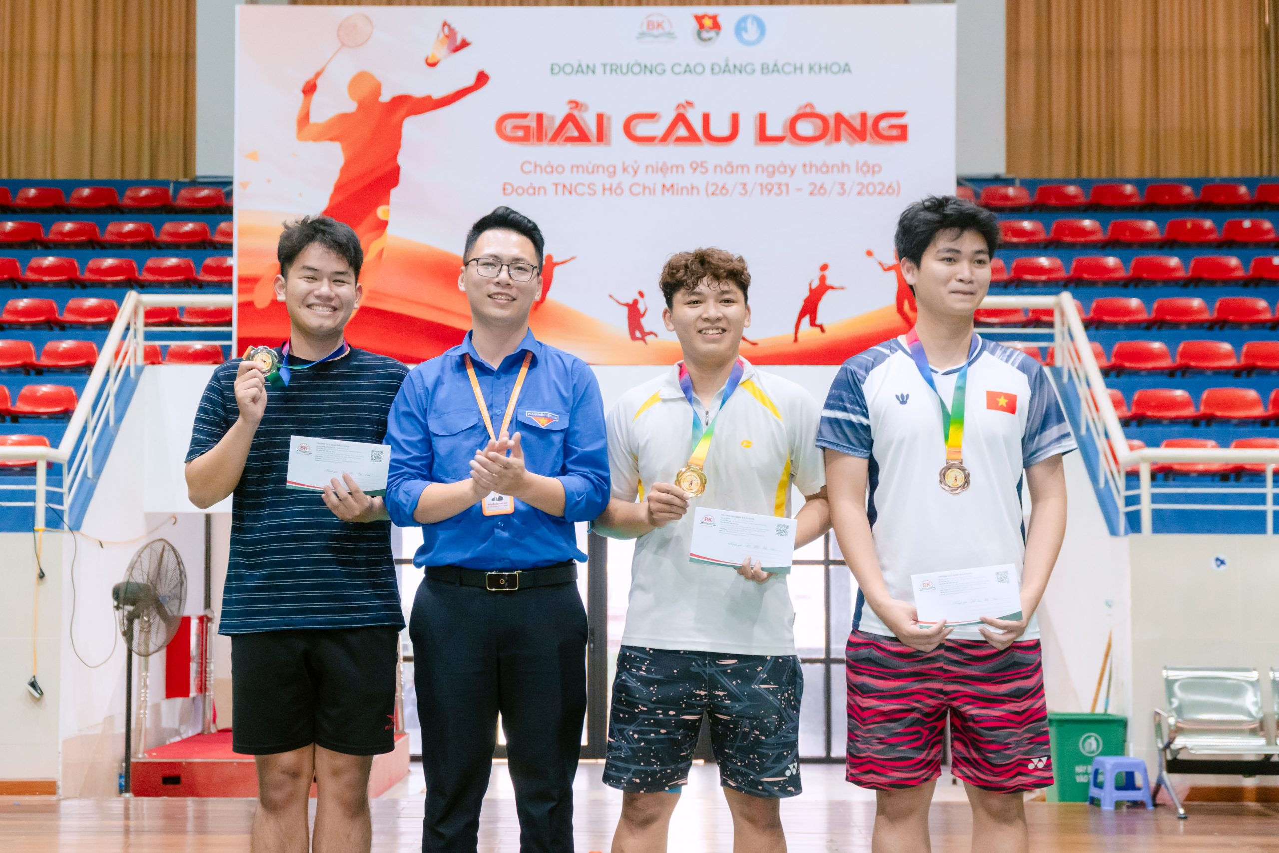 Khoảnh khắc vinh danh nội dung đơn nam sau những màn tranh tài bền bỉ và quyết liệt.