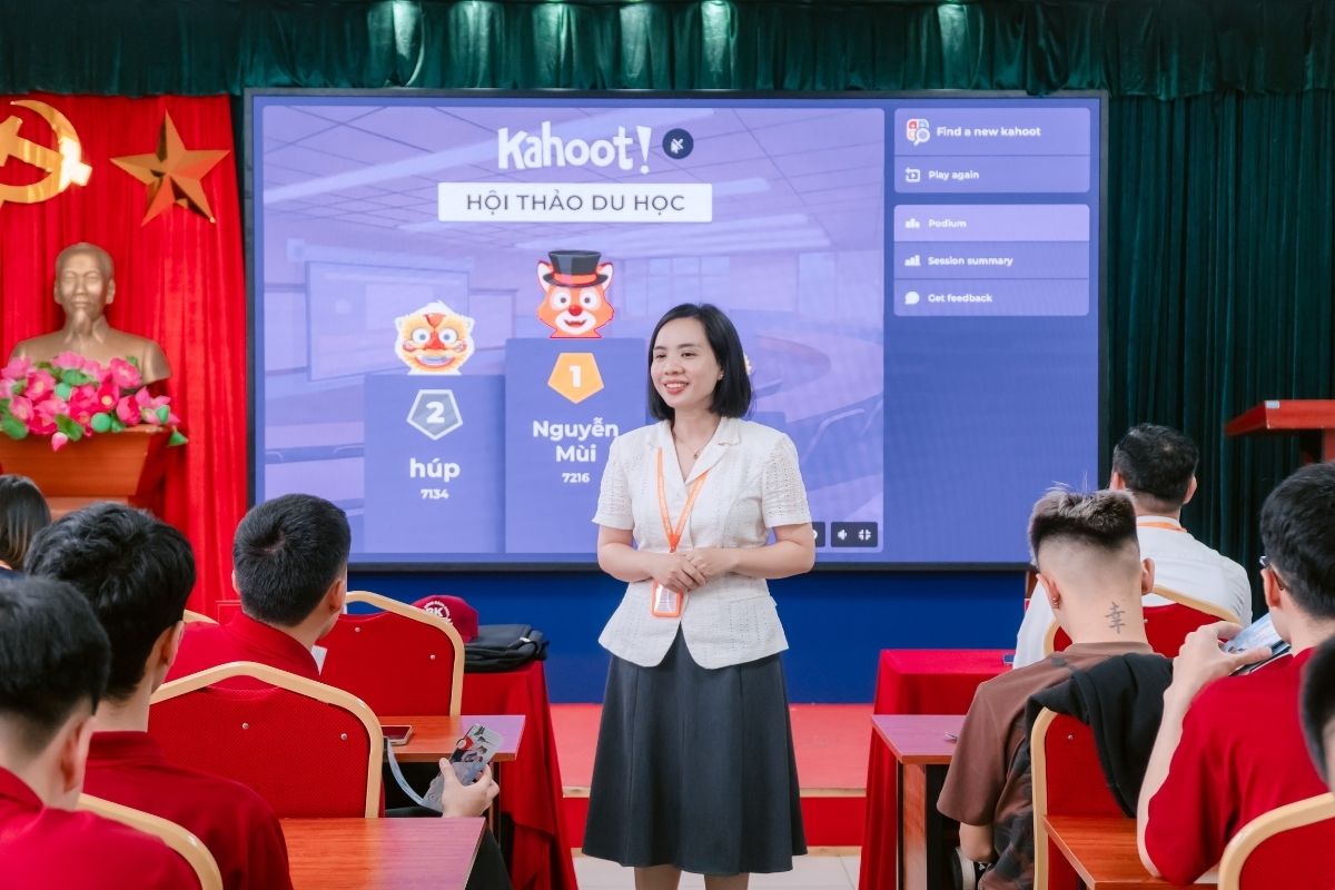 Hoạt động tương tác tạo không khí hào hứng tại buổi hội thảo Hoạt động tương tác tạo không khí hào hứng tại buổi hội thảo