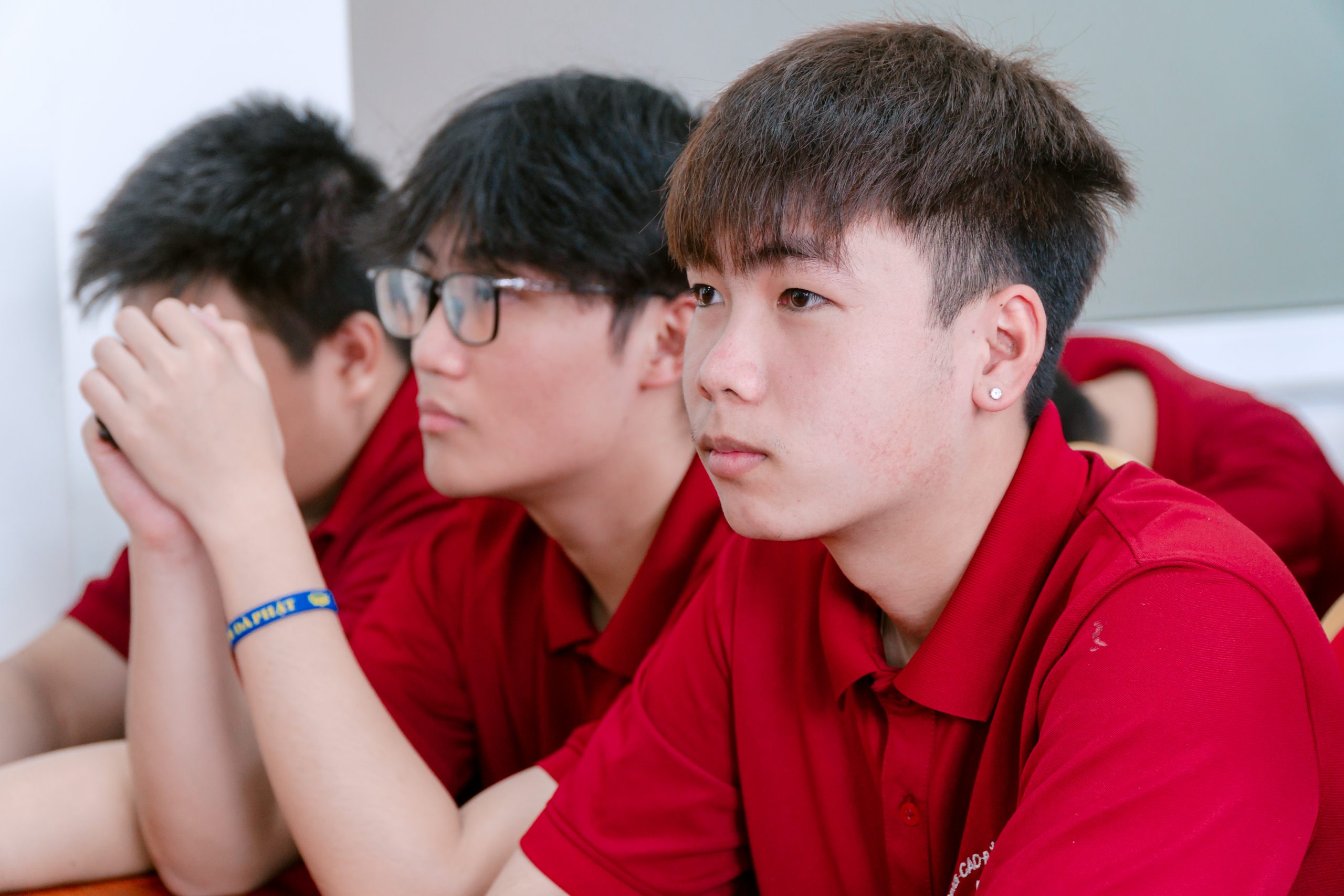 Sinh viên Cao đẳng Bách Khoa lắng nghe chia sẻ từ các thầy cô Sinh viên Cao đẳng Bách Khoa lắng nghe chia sẻ từ các thầy cô