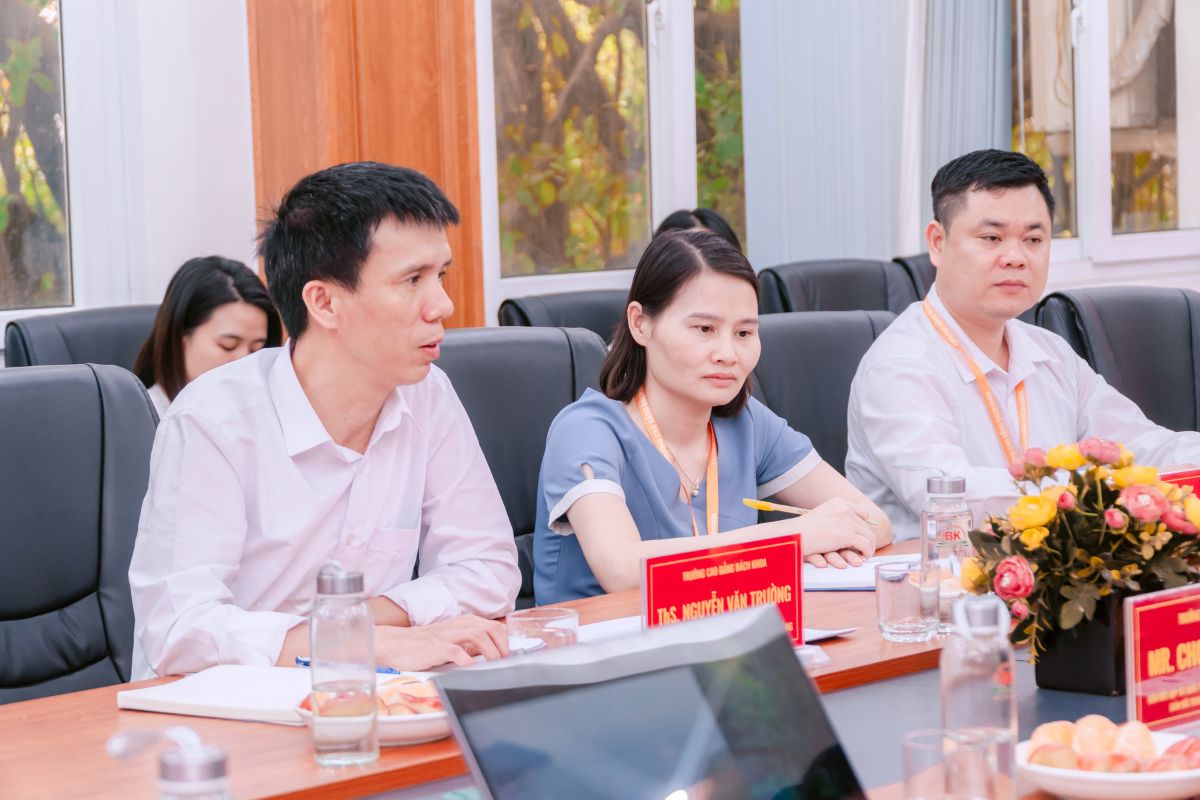 Đại diện Trường Cao đẳng Bách Khoa tham dự buổi tọa đàm Đại diện Trường Cao đẳng Bách Khoa tham dự buổi tọa đàm