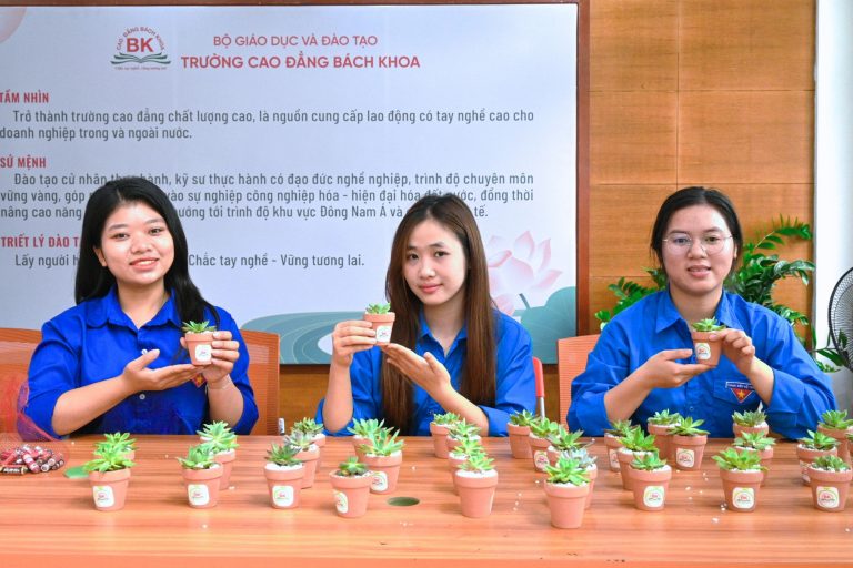 Đội ngũ tình nguyện viên đã sẵn sàng cho sự kiện
