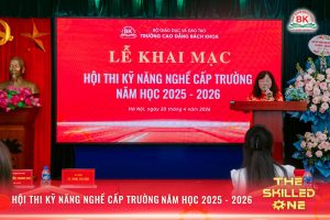Tiến sĩ Đinh Thị Dậu - Hiệu trưởng Nhà trường phát biểu và khai mạc Hội thi
