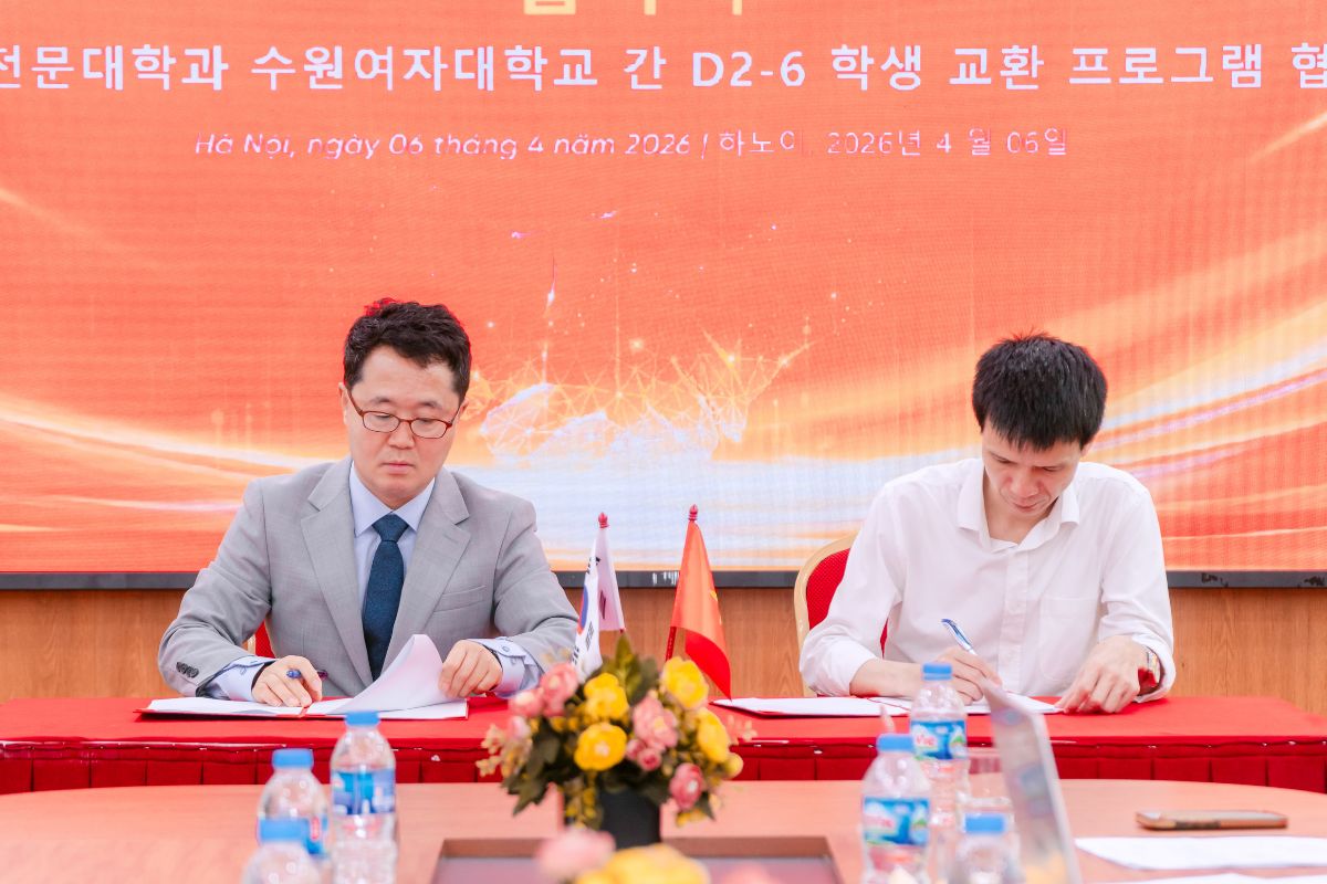 Đại diện hai nhà trường ký kết Biên bản ghi nhớ (MOU) Đại diện hai nhà trường ký kết Biên bản ghi nhớ (MOU)