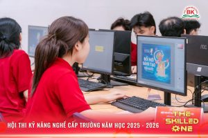 Thí sinh thực hiện phần thi thiết kế poster quảng bá