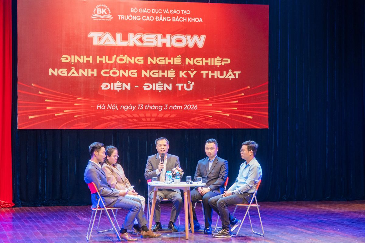 Talkshow định hướng nghề nghiệp ngành Công nghệ kỹ thuật Điện - Điện tử, đối thoại cùng giảng viên và chuyên gia đến từ Công ty TNHH LG Display Việt Nam Hải Phòng